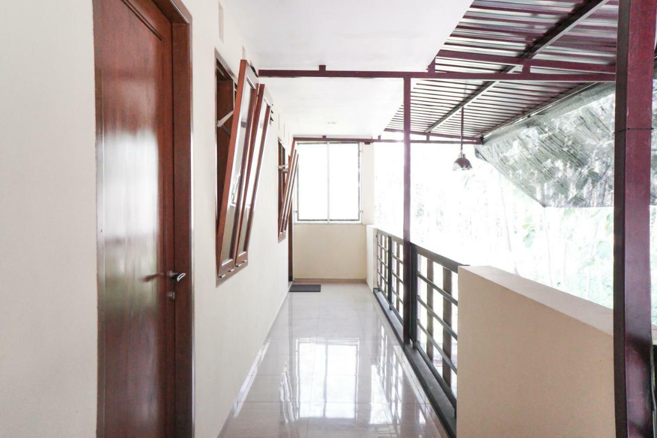 Hotel Reddoorz Syariah Near Exit Tol Malang Exterior foto