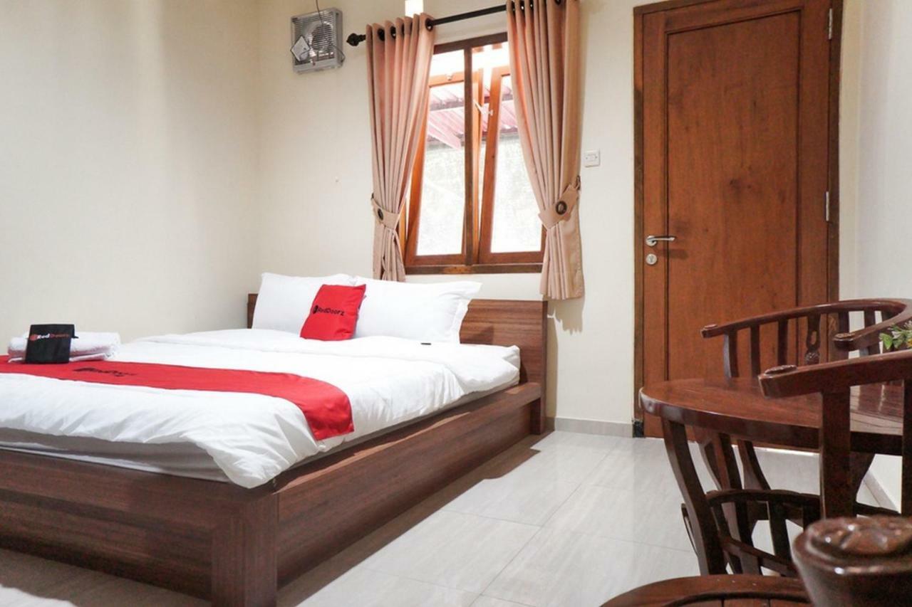 Hotel Reddoorz Syariah Near Exit Tol Malang Exterior foto